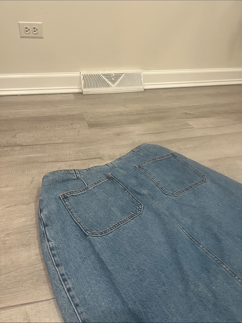 ✨Zara Denim Skirt✨ - Picture 8 of 10